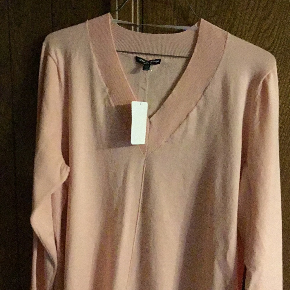 Long shirt w v neck  very lite orange